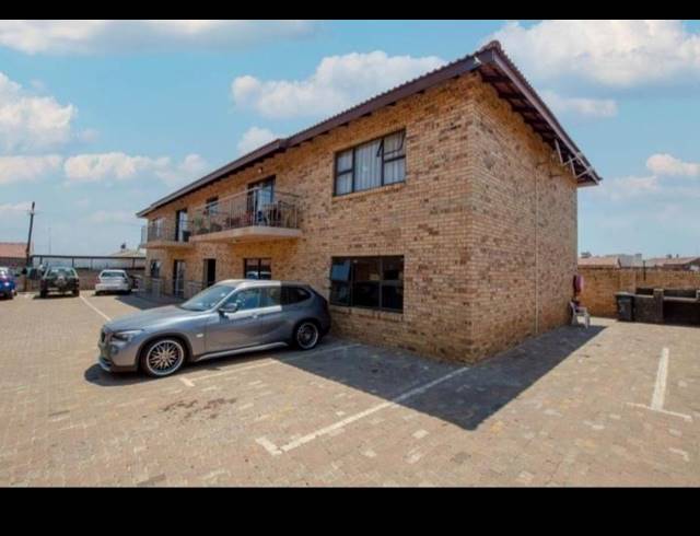 BUSINESS FOR SALE IN LENASIA SOUTH